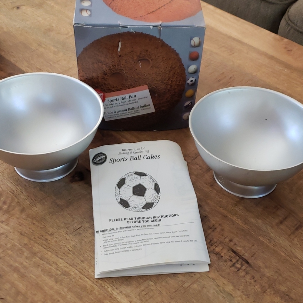 Wilson cake mold pan for sports ball